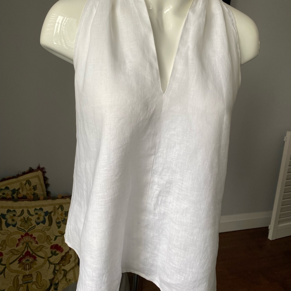 Banana Republic White Linen Blend V-Neck Top